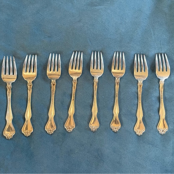 Westmoreland George and Martha sterling dessert forks, set of 8. - Picture 2 of 5